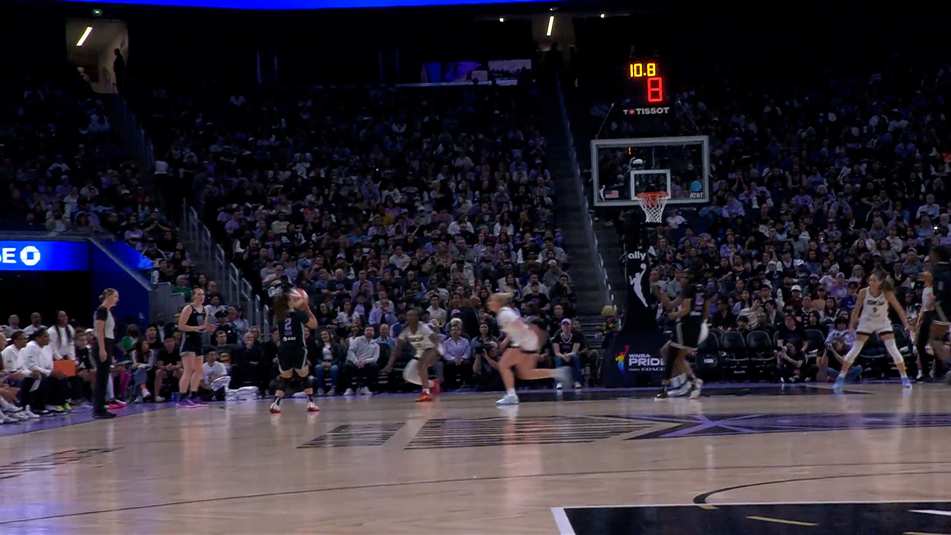 Kaitlyn Chen's First Career 3-Pointer